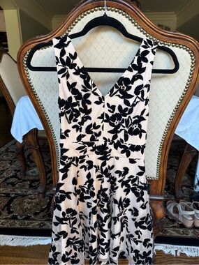 Altar’d State Women's Black Floral V-Neck Dress. Size XS